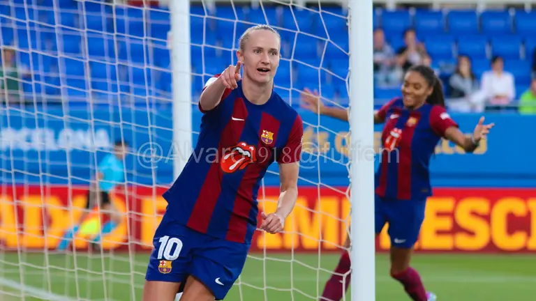 Hansen celebra un gol